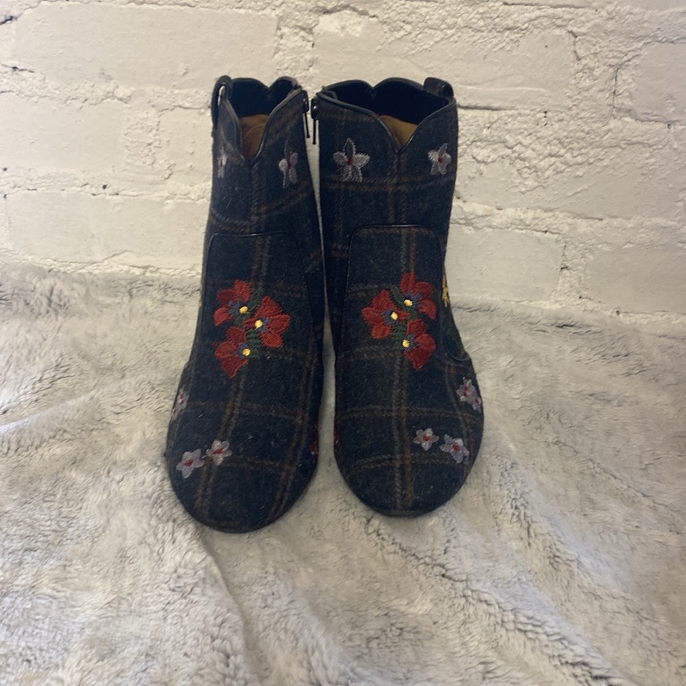 Indigo Rd. Booties - Picture 2 of 3